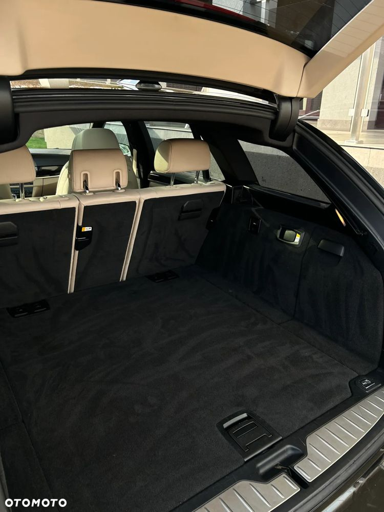 BMW Seria 5 525d xDrive Luxury Line - 9
