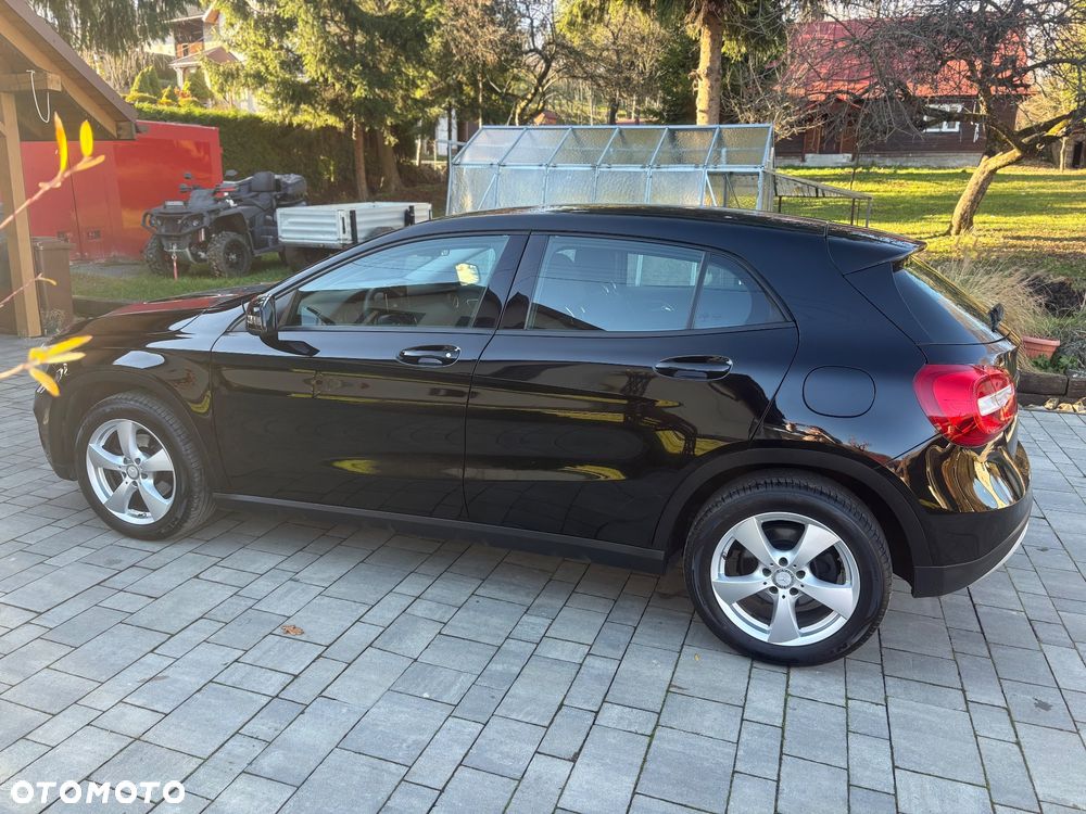 Mercedes-Benz GLA - 17