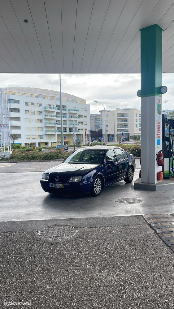 VW Bora 1.9 TDi Highline - 2