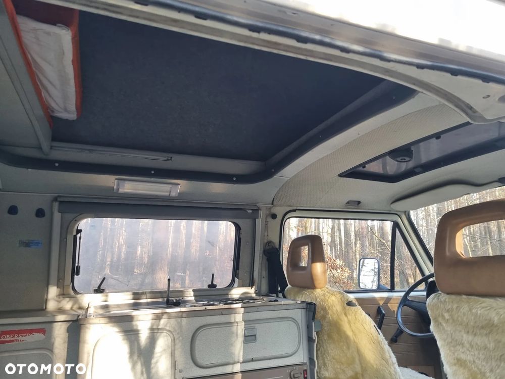 Volkswagen Transporter - 22