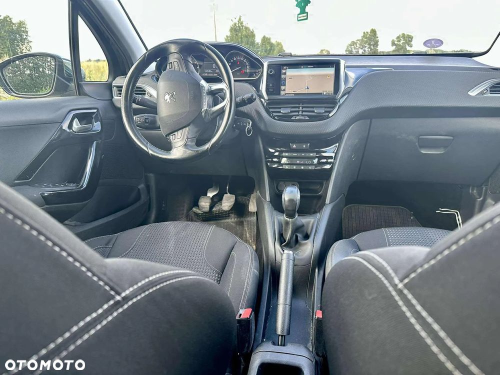Peugeot 208 1.2 PureTech Allure - 5