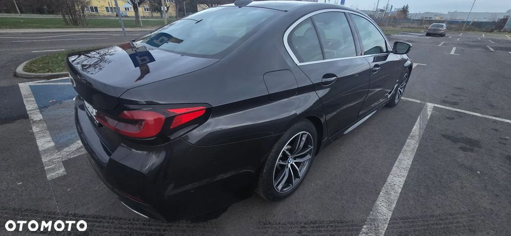 BMW Seria 5 520d Sport Line - 4