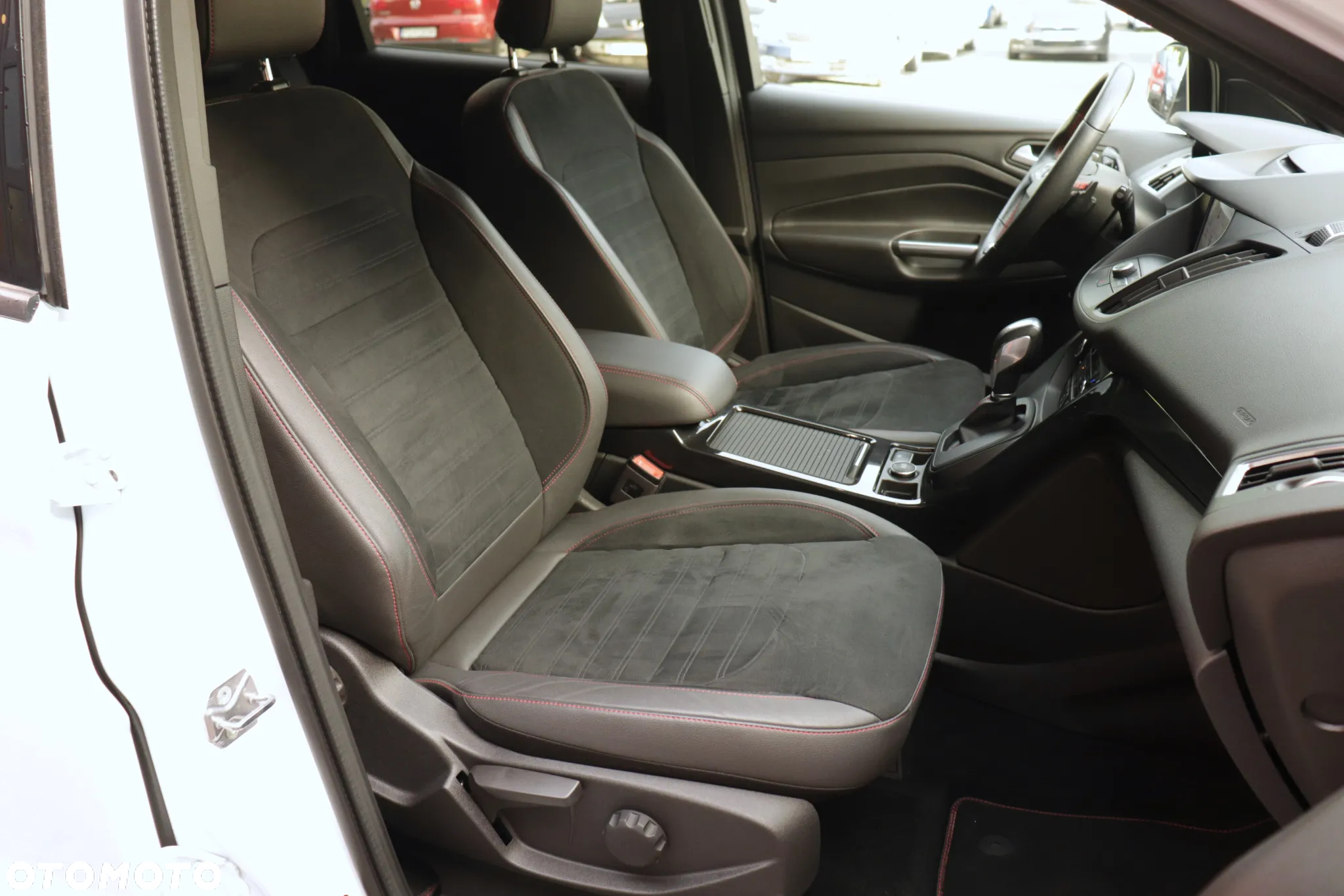 Ford Kuga 2.0 EcoBlue 4x4 ST-LINE - 32