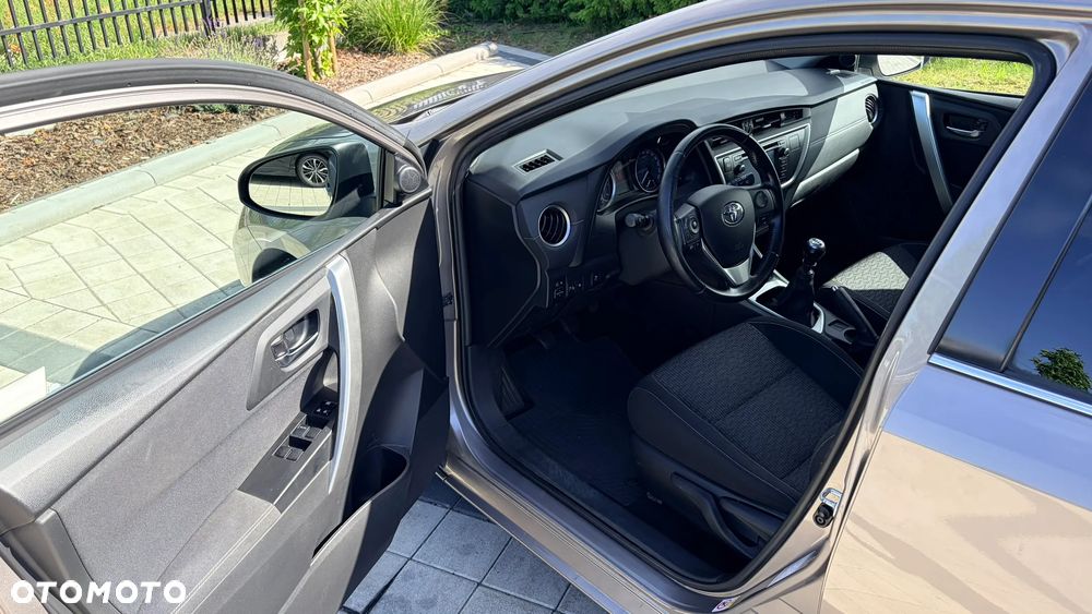 Toyota Auris 1.6 Premium Comfort - 13
