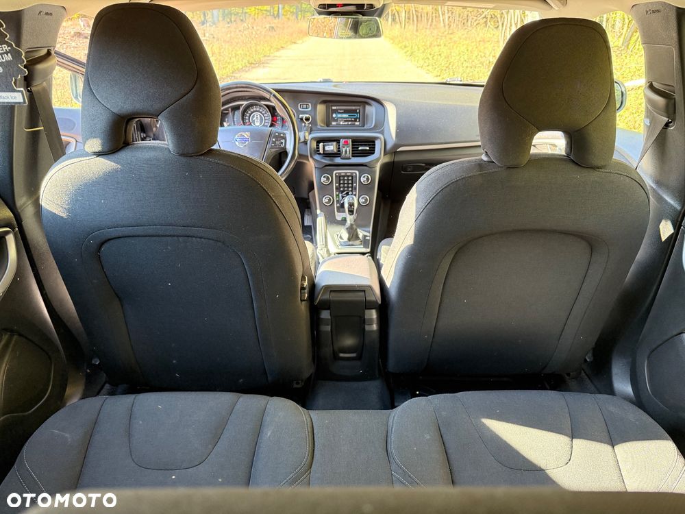 Volvo V40 D3 Momentum - 25