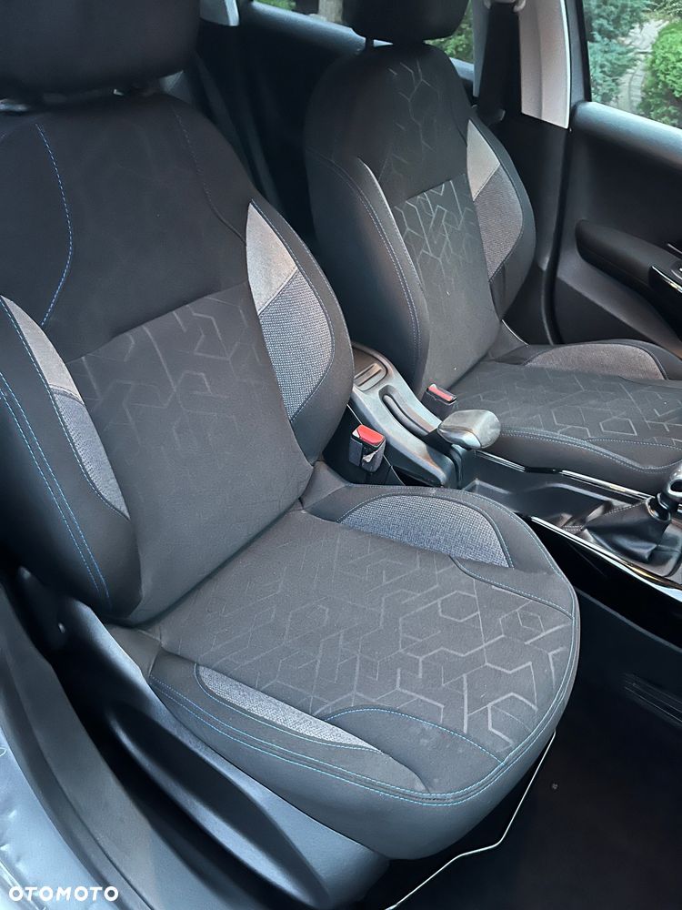 Peugeot 2008 - 21