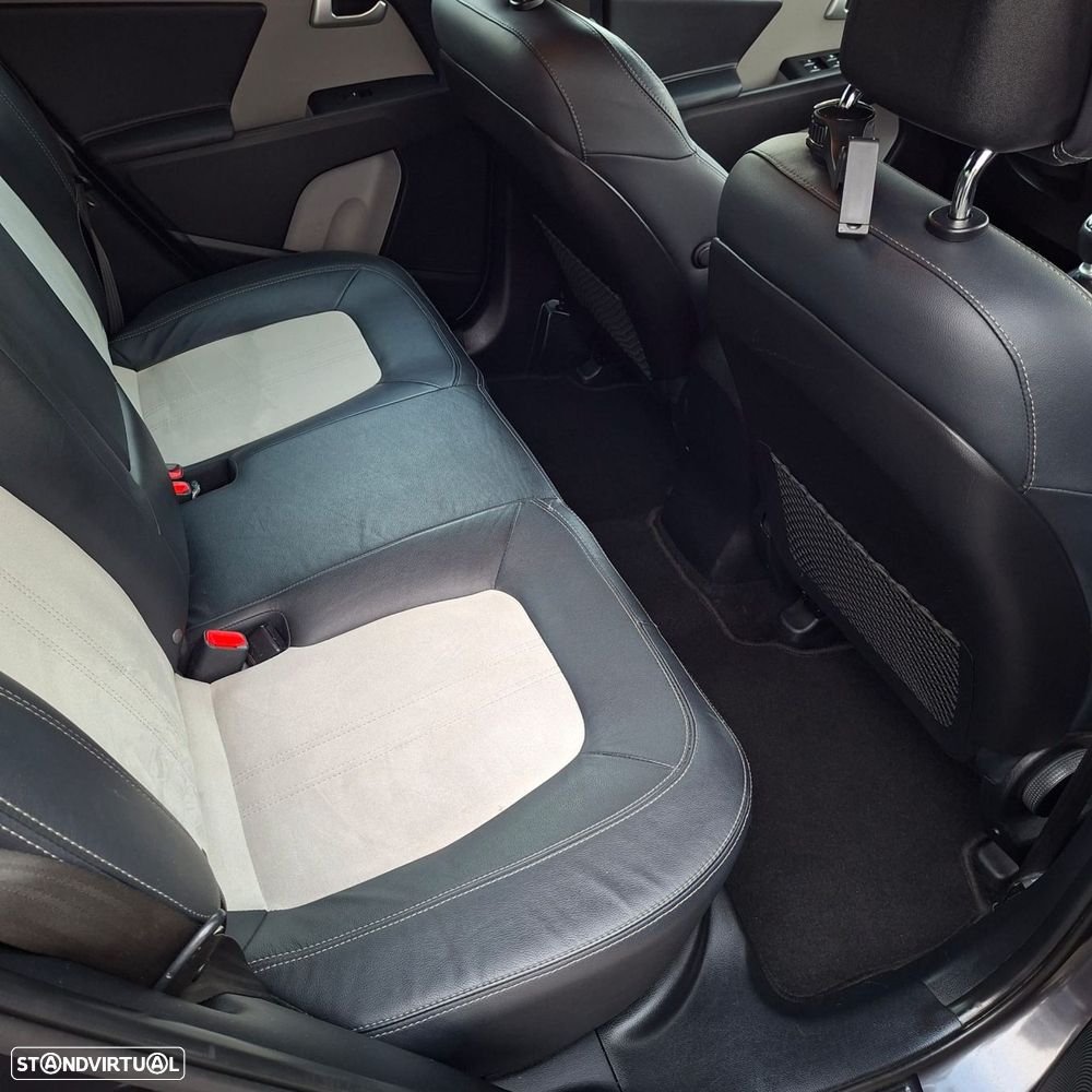 Kia Sportage 1.7 CRDi ISG TX Navi - 23