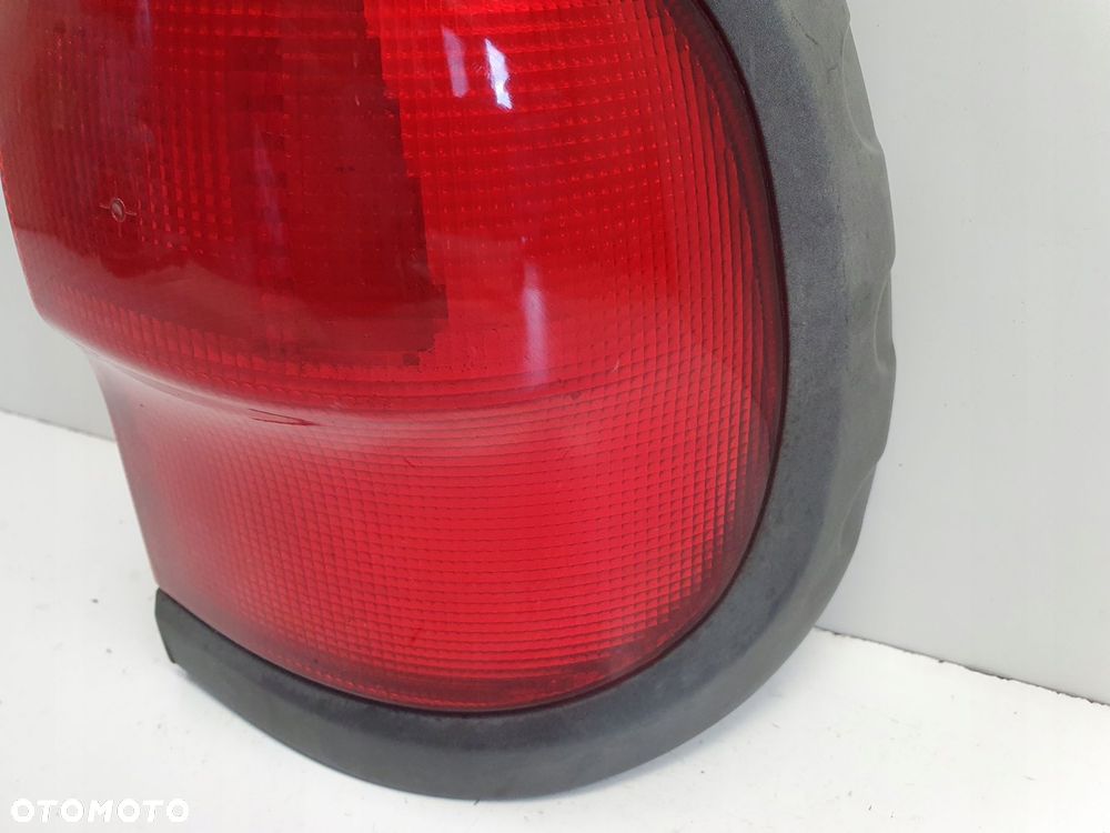 LAMPA PRAWA Nissan Terrano II lift 01-07r TYLNA prawy tył pasażera - 2