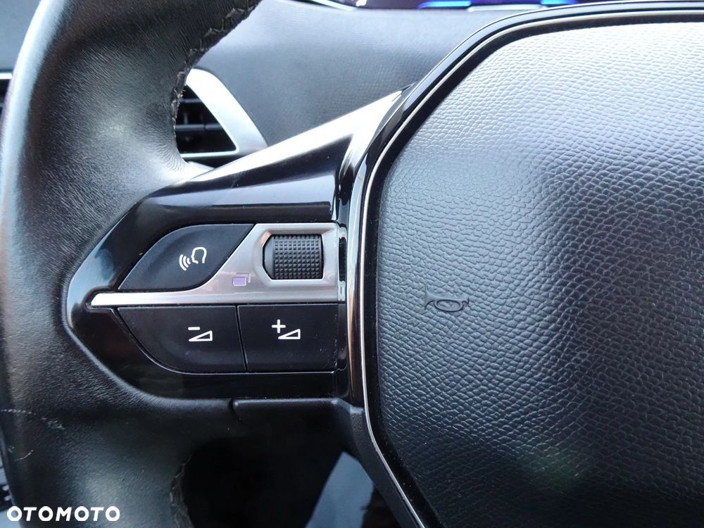 Peugeot 3008 1.5 BlueHDi Allure S&S - 21