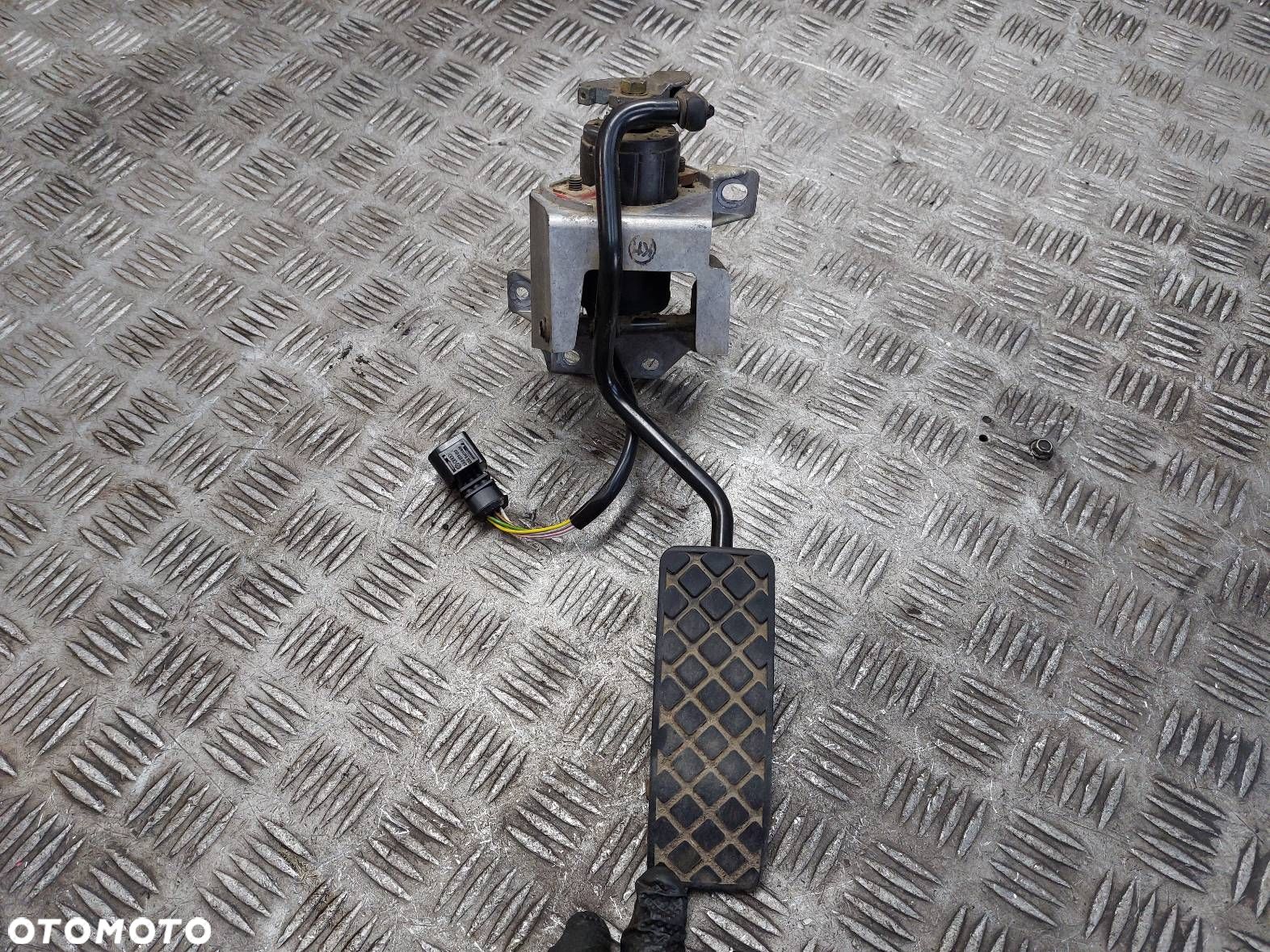PEDAŁ GAZU POTENCJOMETR AUDI A6 C4 2.5 TDI 028907475B - 1