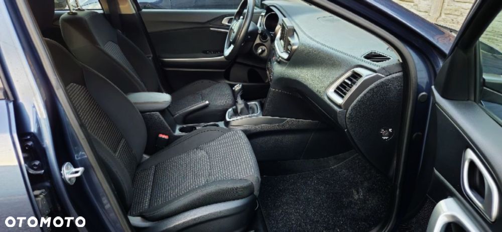 Kia Ceed 1.4 Attract - 9