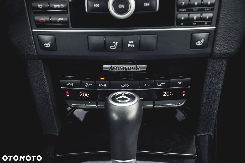Mercedes-Benz Klasa E 200 CGI BlueEFFICIENCY 7G-TRONIC Avantgarde - 35