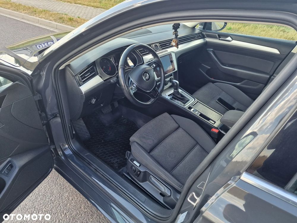 Volkswagen Passat - 18