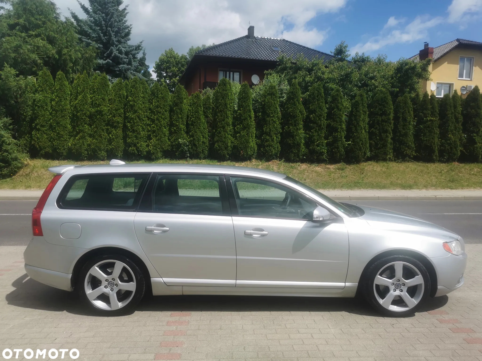 Volvo V70 D3 R-Design - 7
