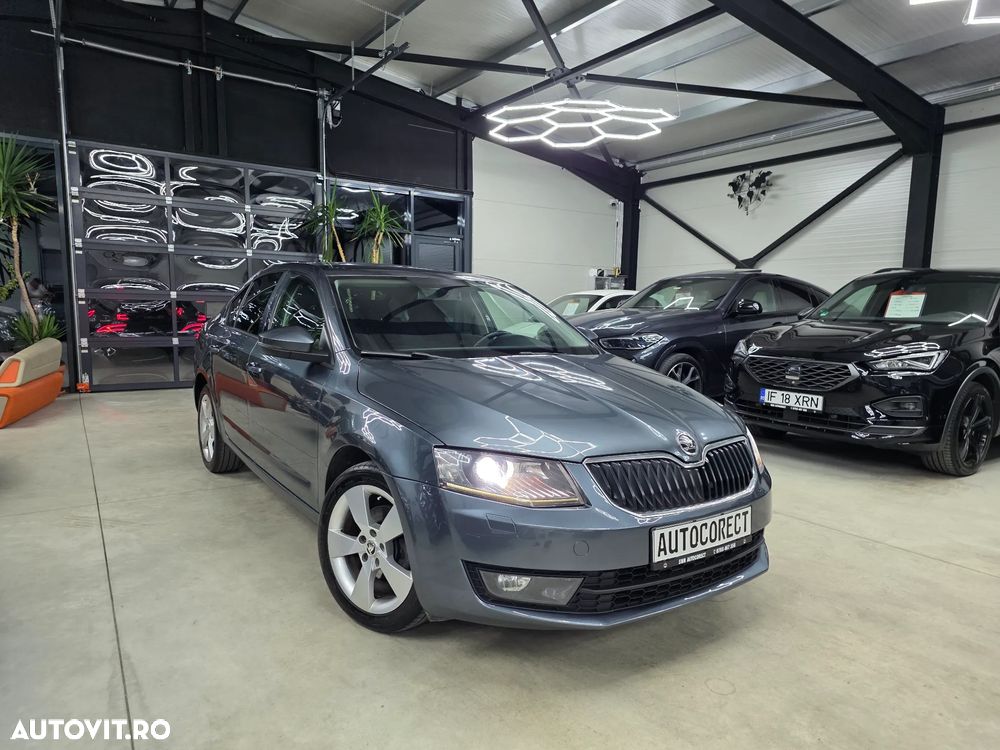 Skoda Octavia 2.0 TDI DSG Ambition - 2