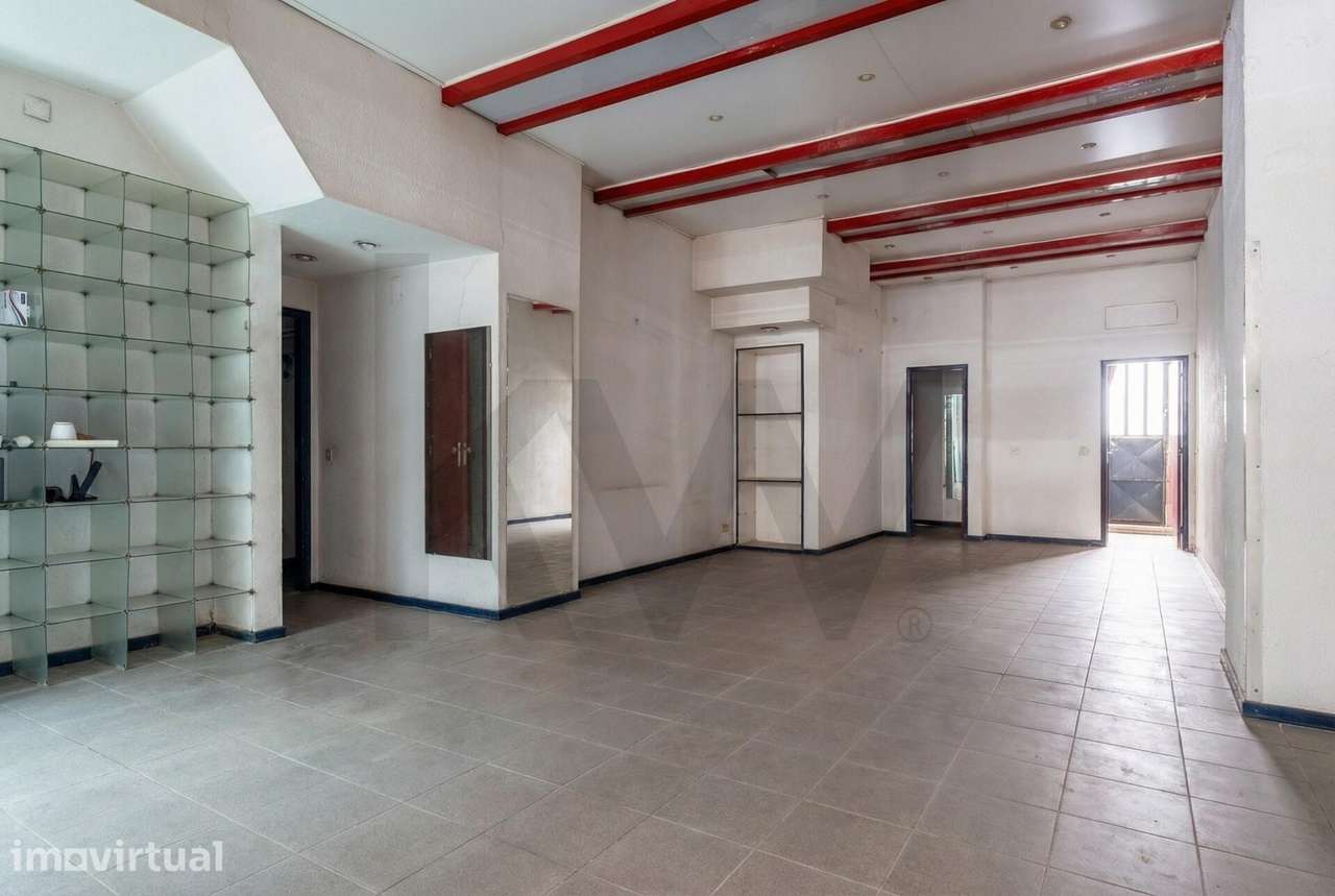Conjunto de 3 Prédios na Baixa – Excelente Oportunidade de Investiment - Grande imagem: 2/32