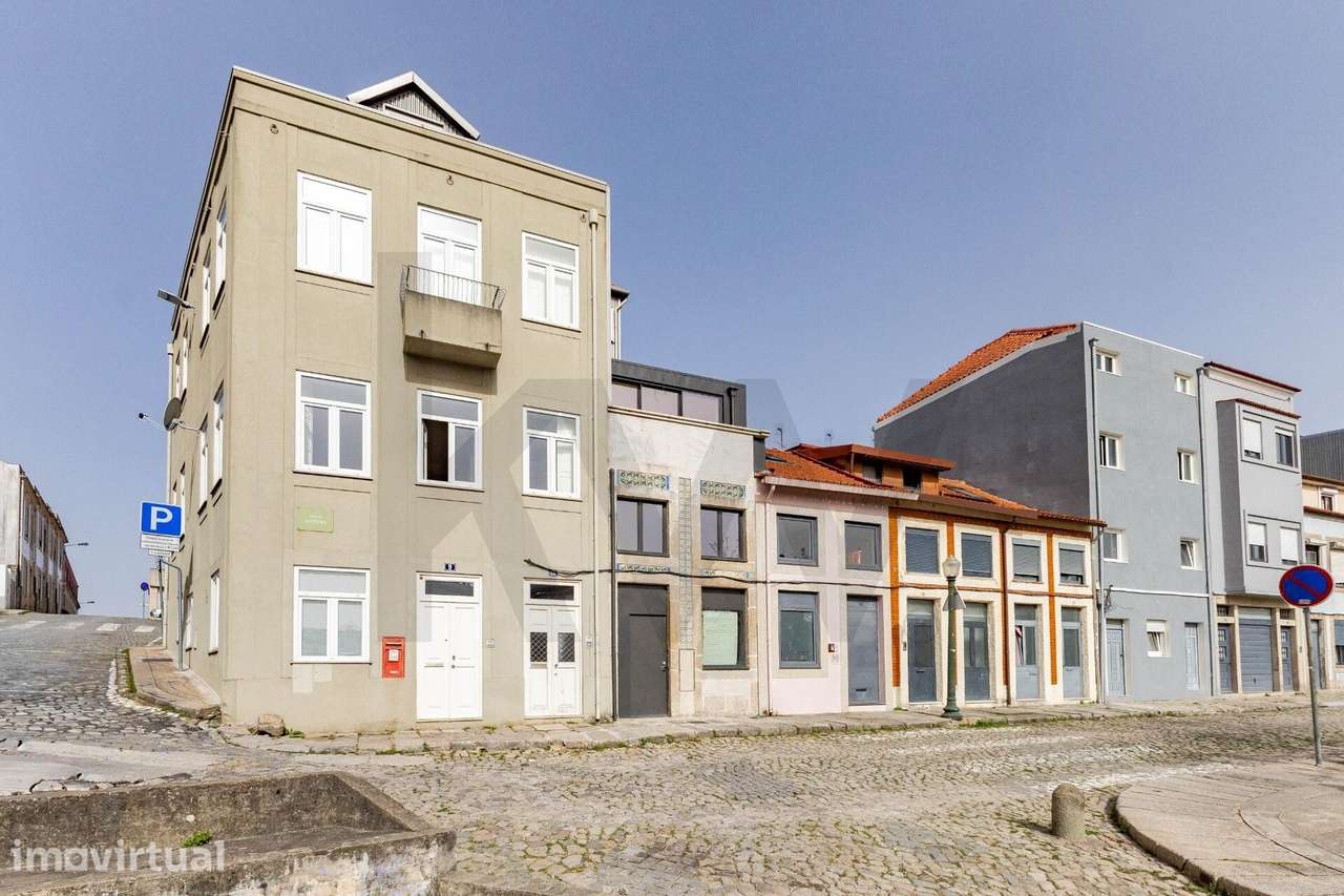 .Apartamento T1 no Largo da Fontinha com excelente luminosidade - Grande imagem: 2/22