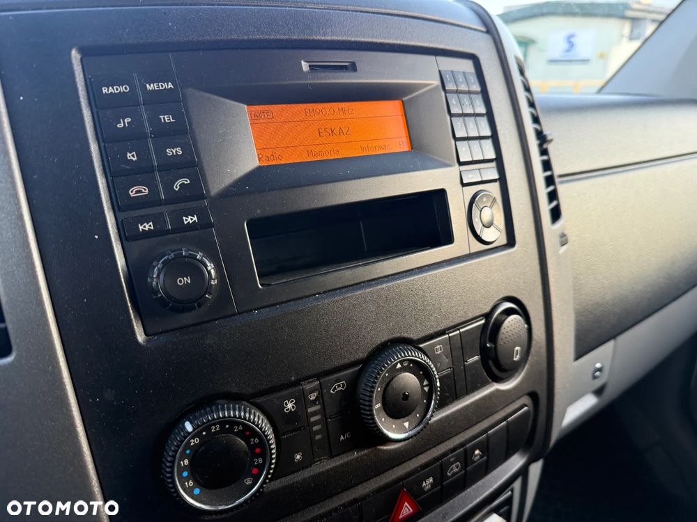 Mercedes-Benz Sprinter - 16