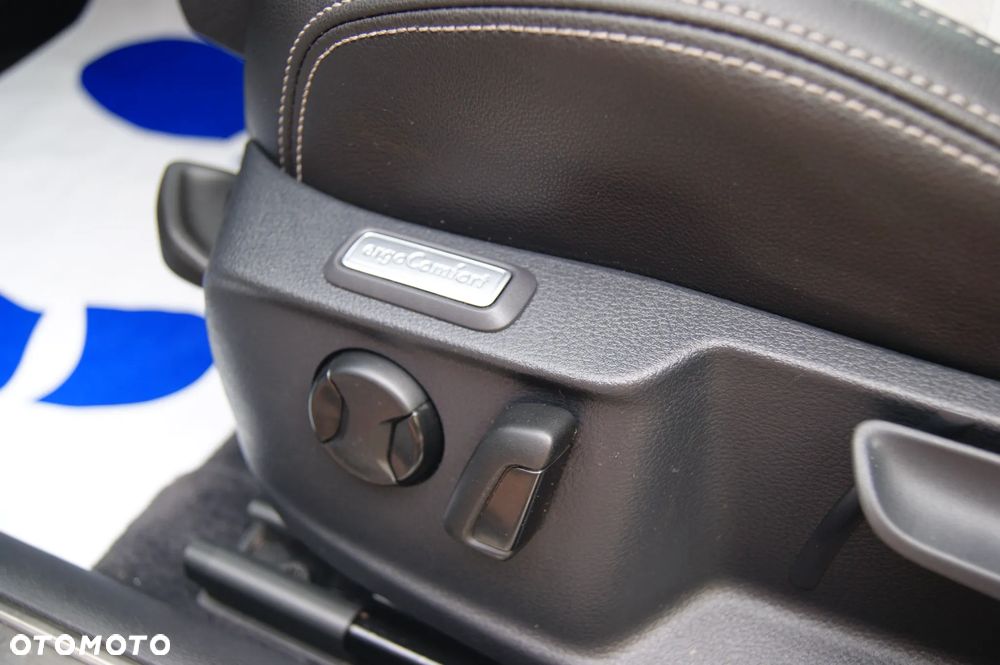 Volkswagen Passat 1.6 TDI SCR DSG Business - 15