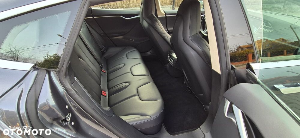 Tesla Model S - 18