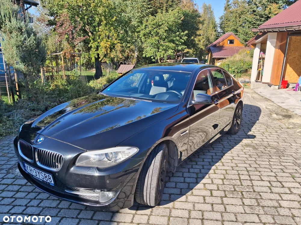 BMW Seria 5 528i xDrive Luxury Line - 1