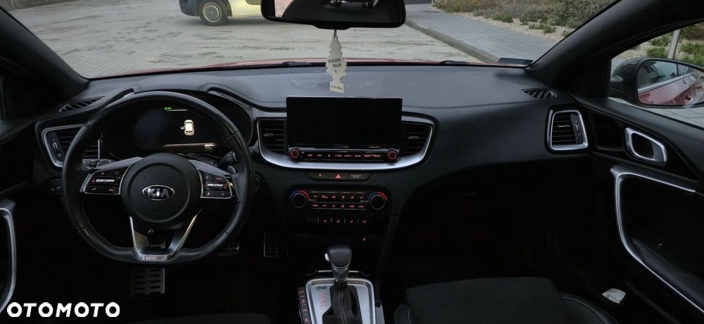 Kia ProCeed - 12