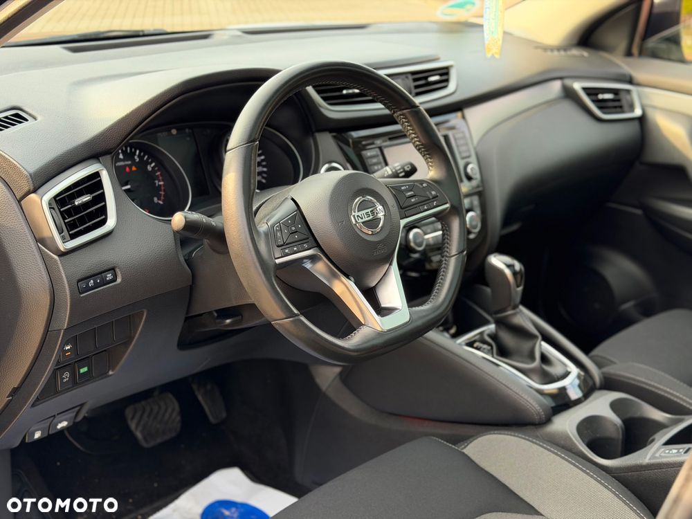 Nissan Qashqai 1.3 DIG-T N-Connecta DCT - 18