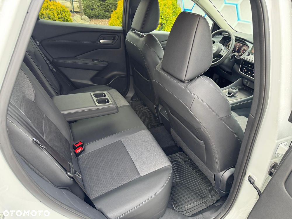 Nissan Qashqai 1.3 DIG-T N-Connecta DCT - 29