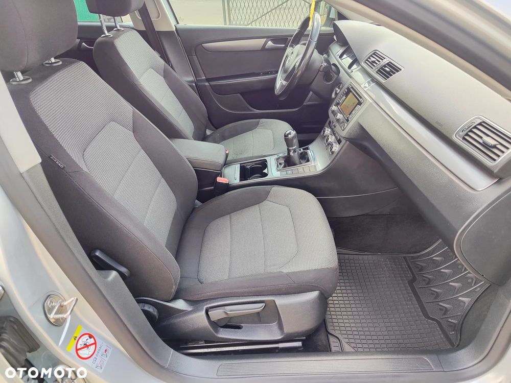 Volkswagen Passat 2.0 TDI Comfortline - 10