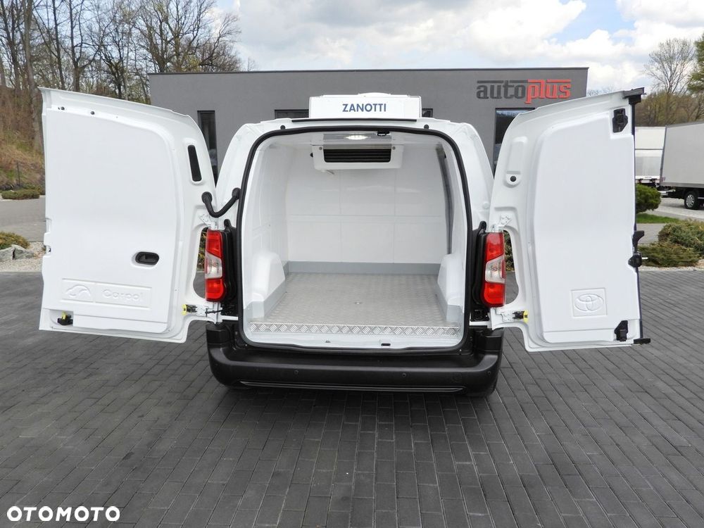 Toyota PROACE CITY  FURGON CHŁODNIA  -15*C ZASILANIE 230V TEMPOMAT KLIMATYZACJA  100KM - 14