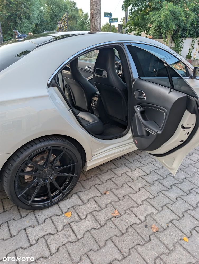 Mercedes-Benz CLA 250 7G-DCT Sport - 17