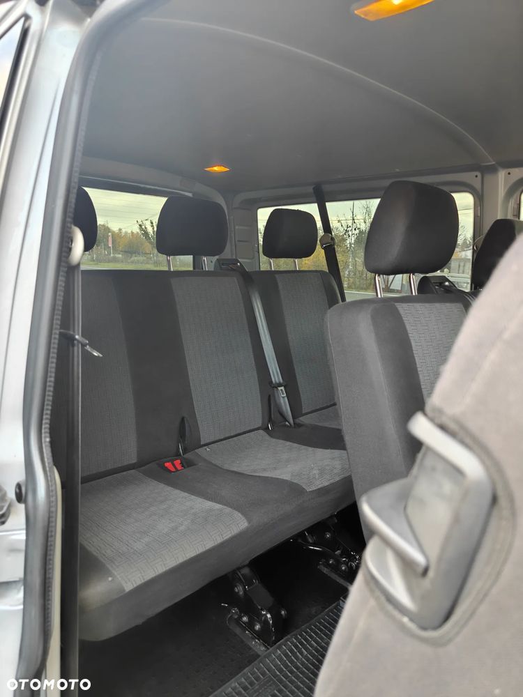 Volkswagen Transporter - 11