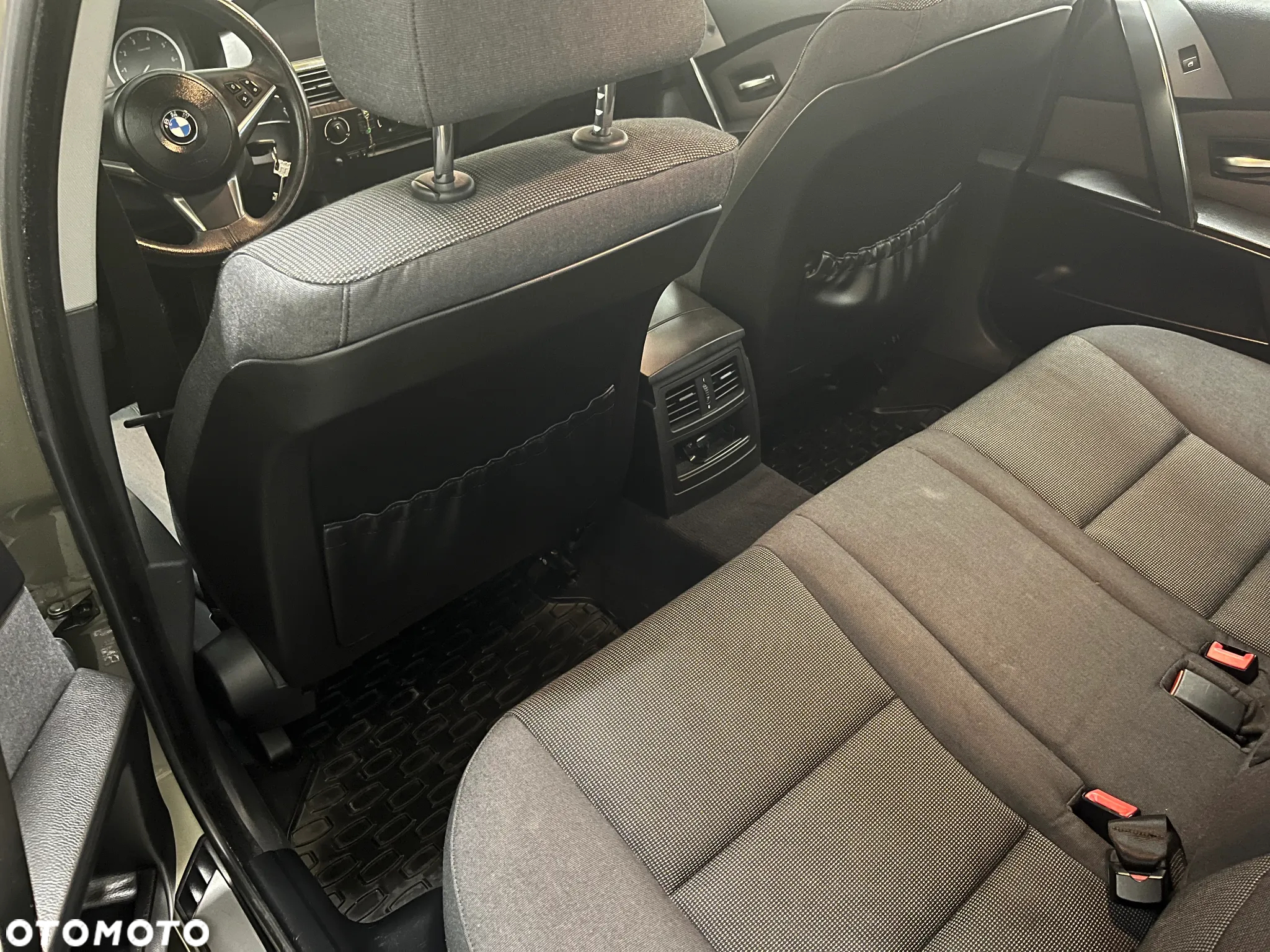 BMW Seria 5 525i - 11