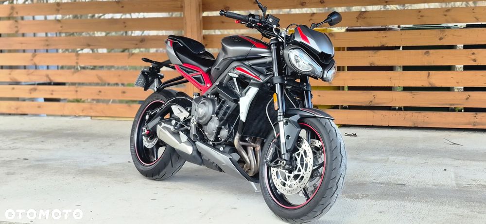 Triumph Street Triple - 1