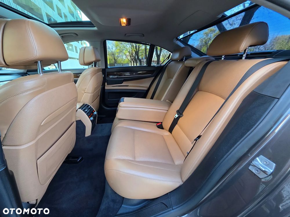 BMW Seria 7 730d xDrive - 25