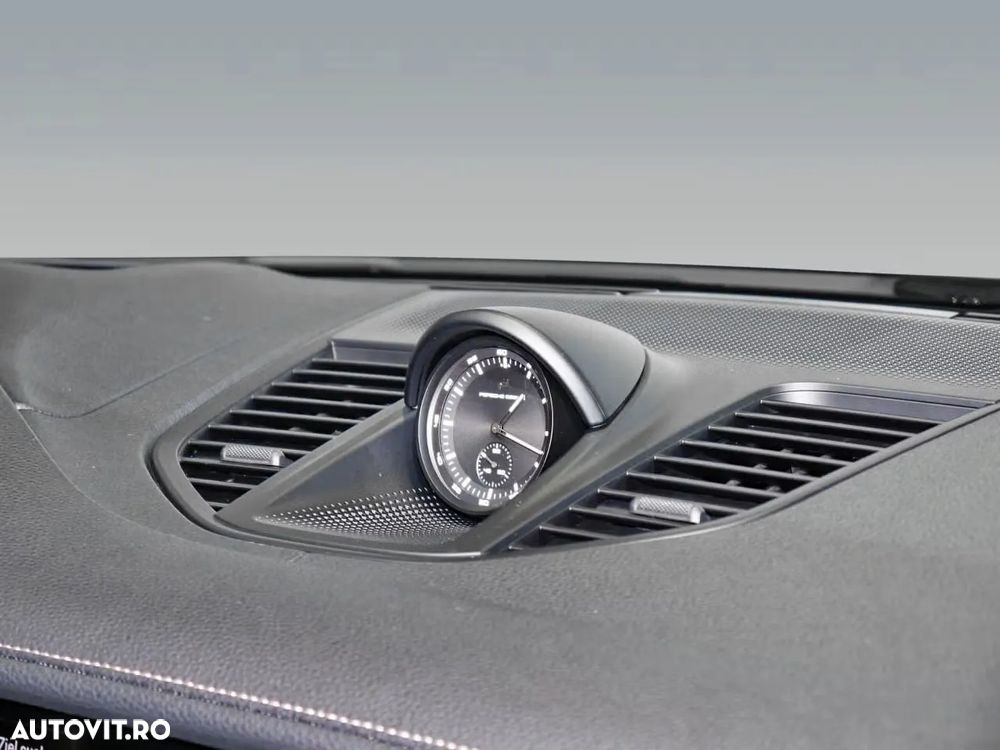 Porsche Panamera 4 E-Hybrid - 16