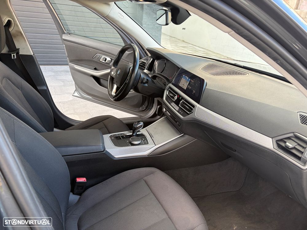 BMW 330 e Auto - 30