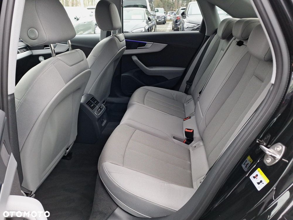 Audi A4 Limousine - 21