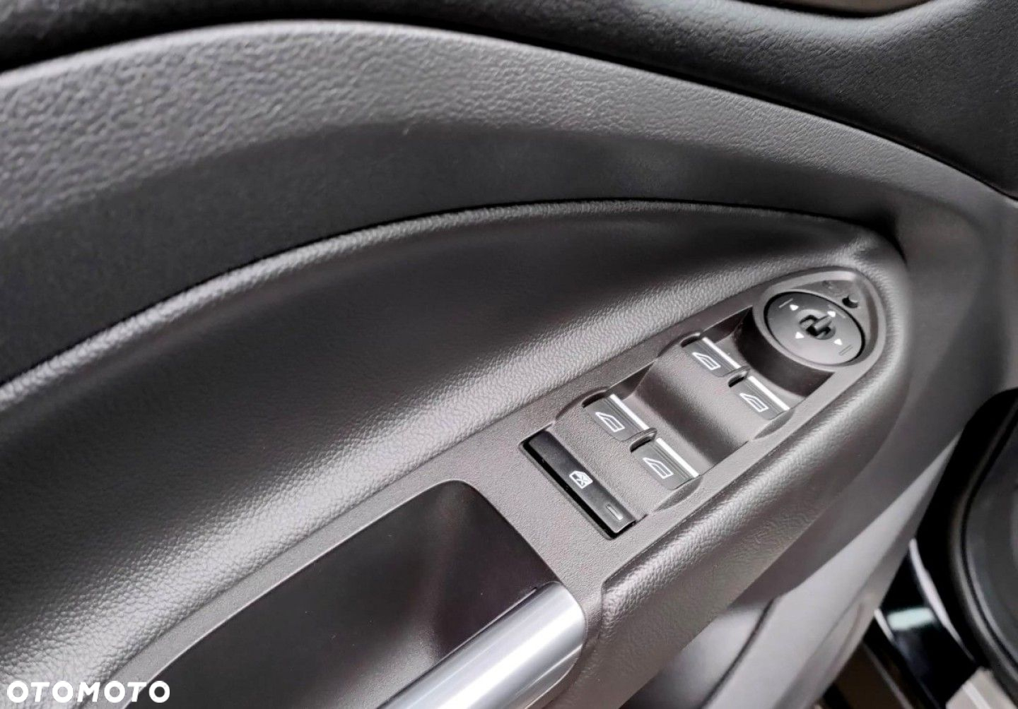Ford Kuga - 9