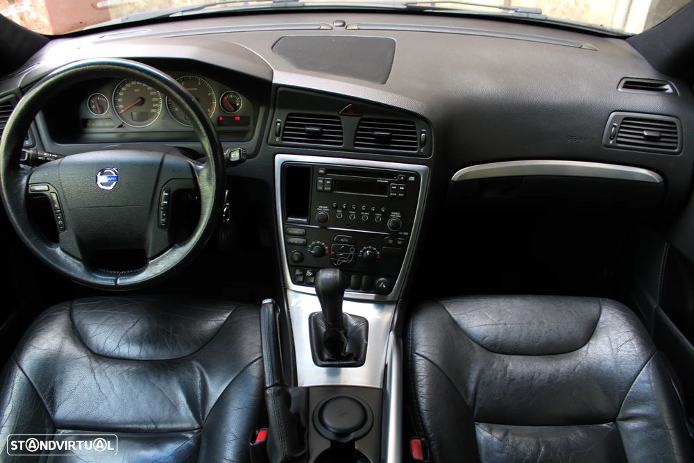 Volvo XC 70 2.4 D5 Nivel 2 - 6