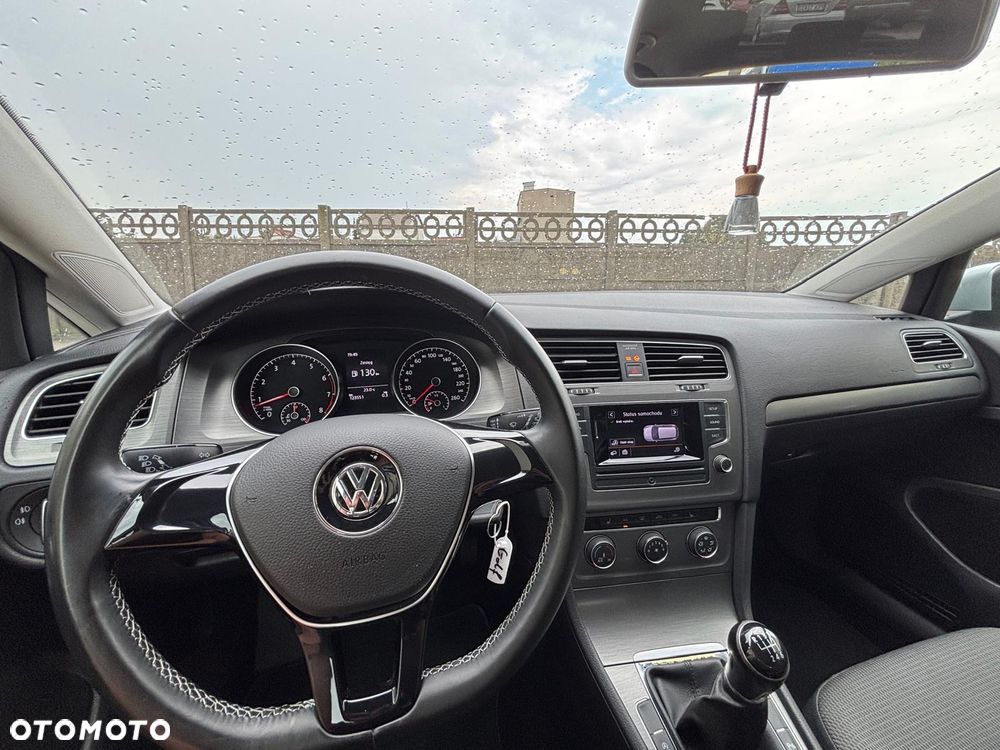 Volkswagen Golf - 29