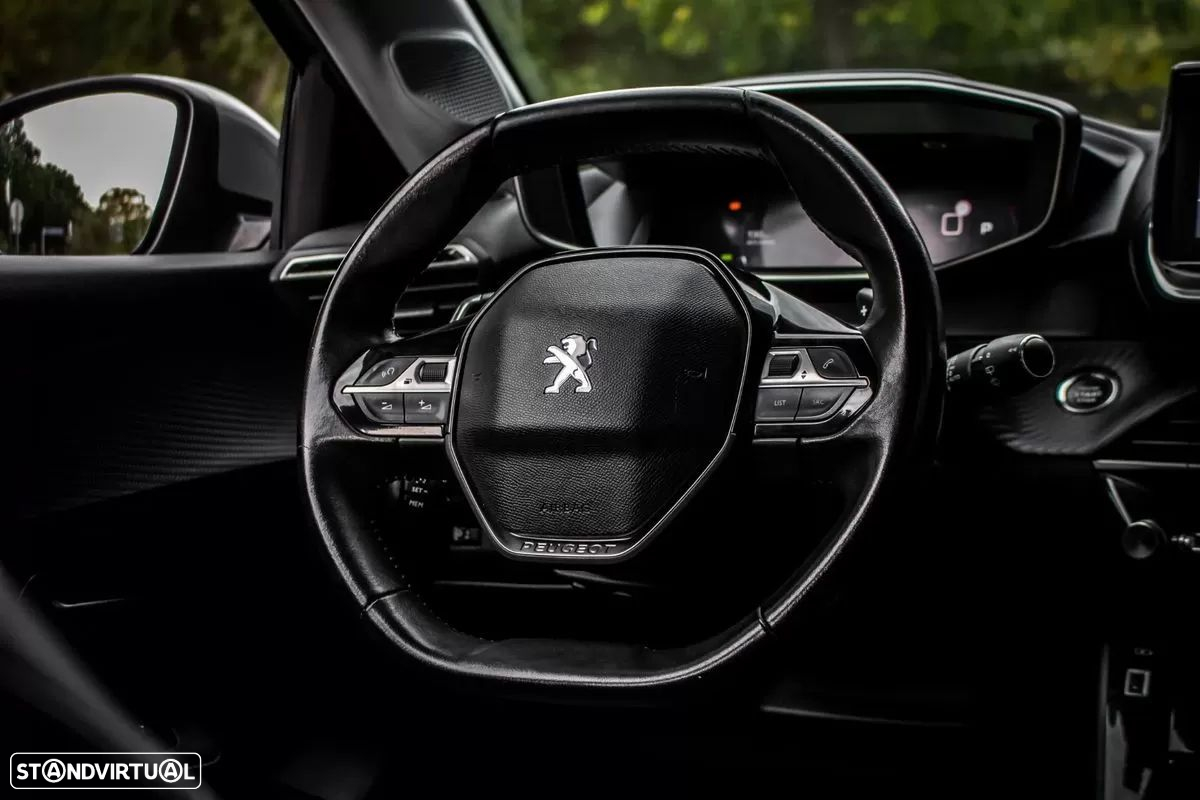 Peugeot 208 1.2 PureTech Allure EAT8 - 36