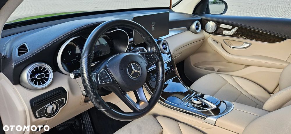 Mercedes-Benz GLC 300 4Matic 9G-TRONIC - 11