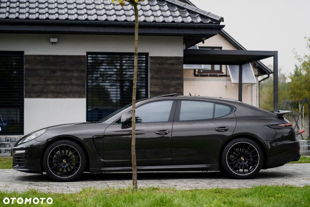 Porsche Panamera PDK - 18
