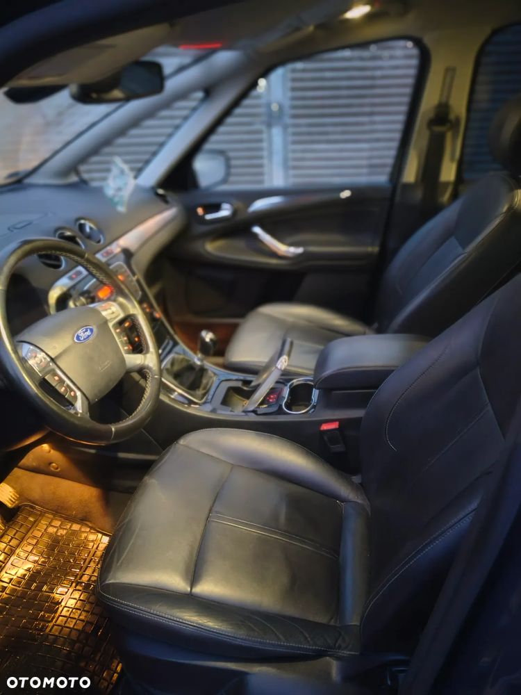 Ford S-Max - 9
