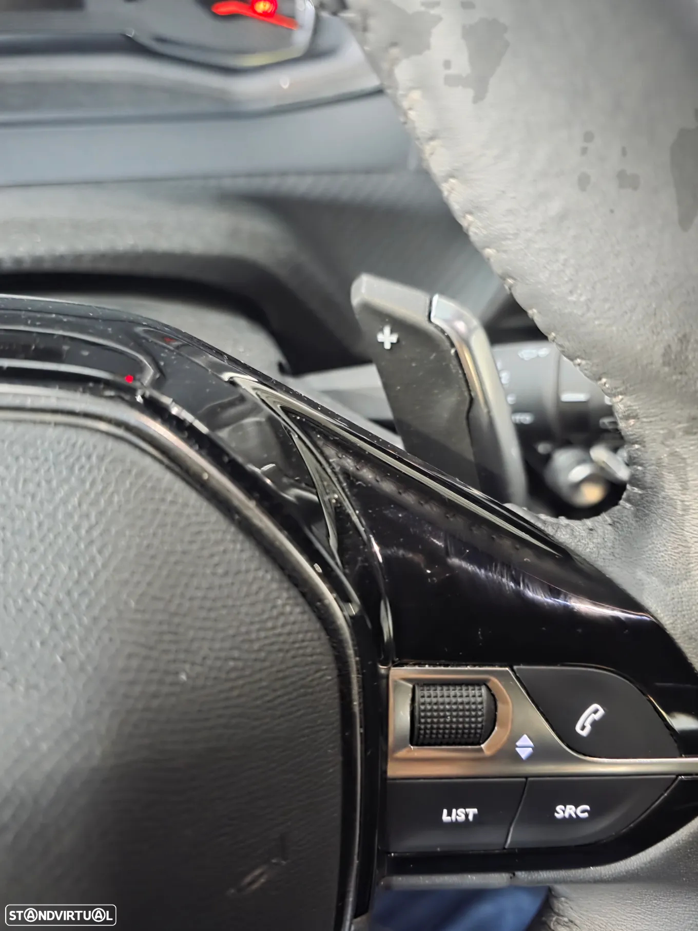 Peugeot 2008 1.2 PureTech Allure EAT8 - 25