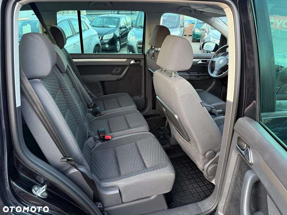 Volkswagen Touran 2.0 TDI DSG United - 22