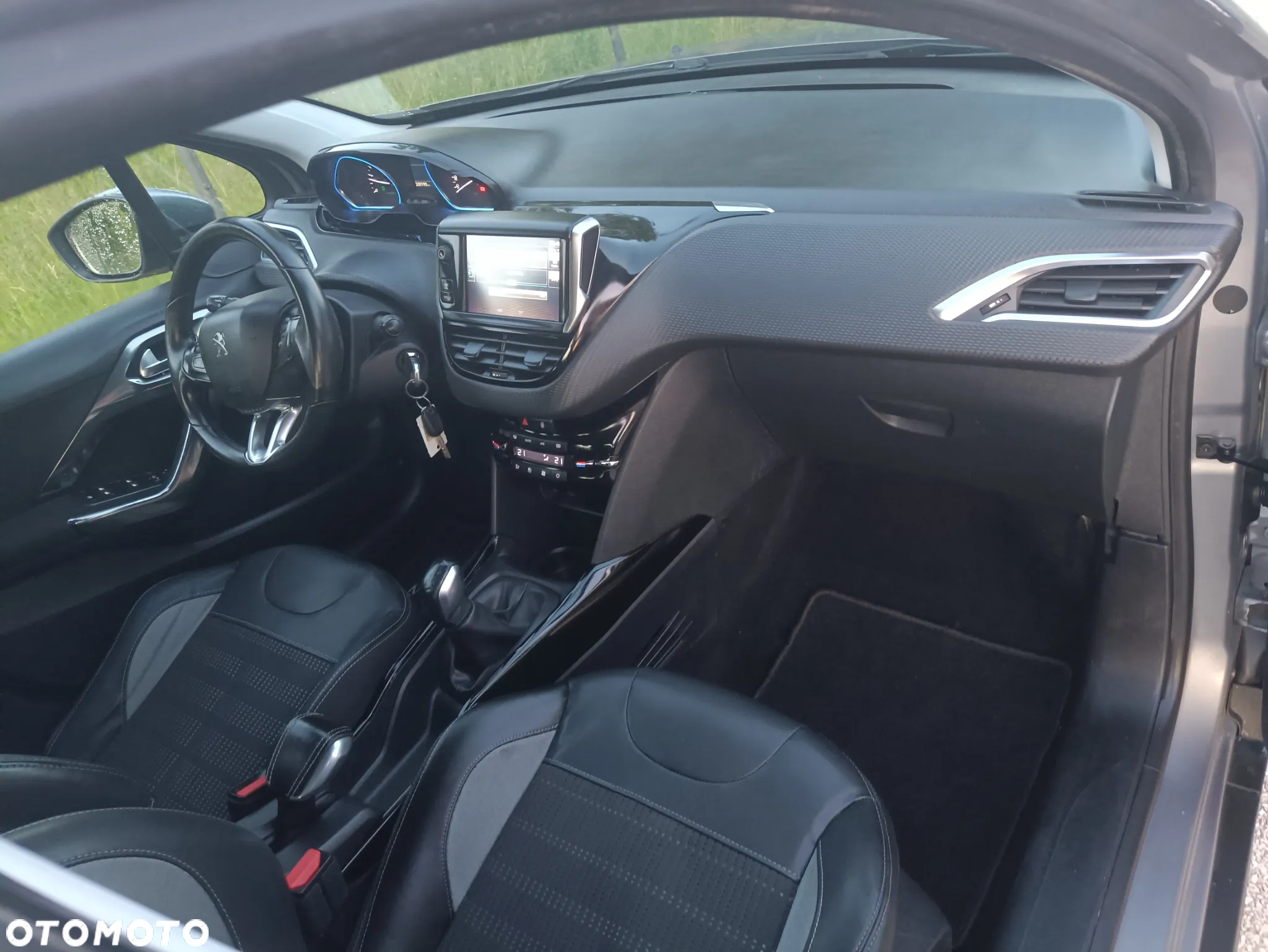 Peugeot 2008 BlueHDi 100 STOP & START Allure - 33