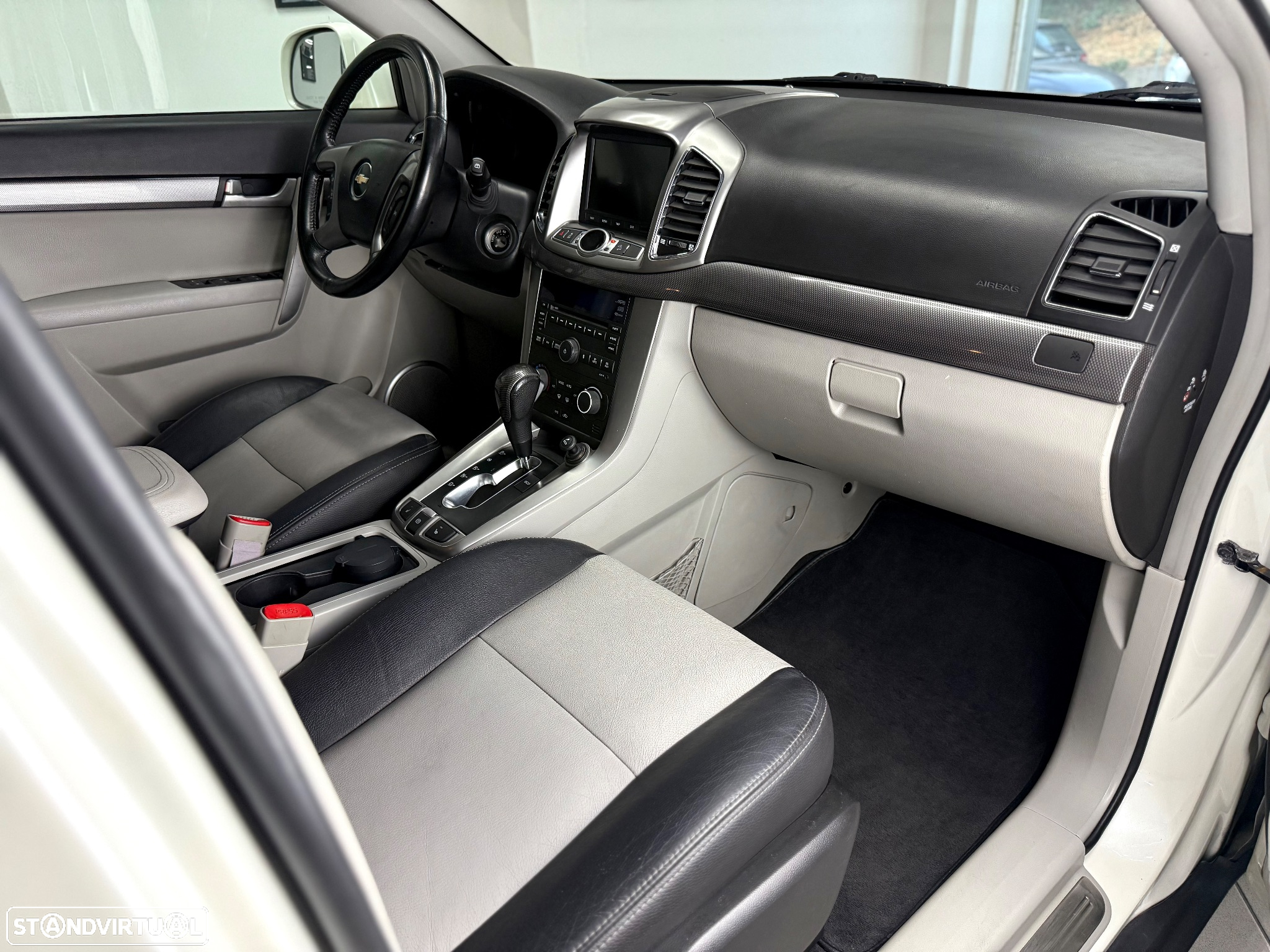 Chevrolet Captiva 2.2 VCDi LTZ Aut. Jet Black - 24