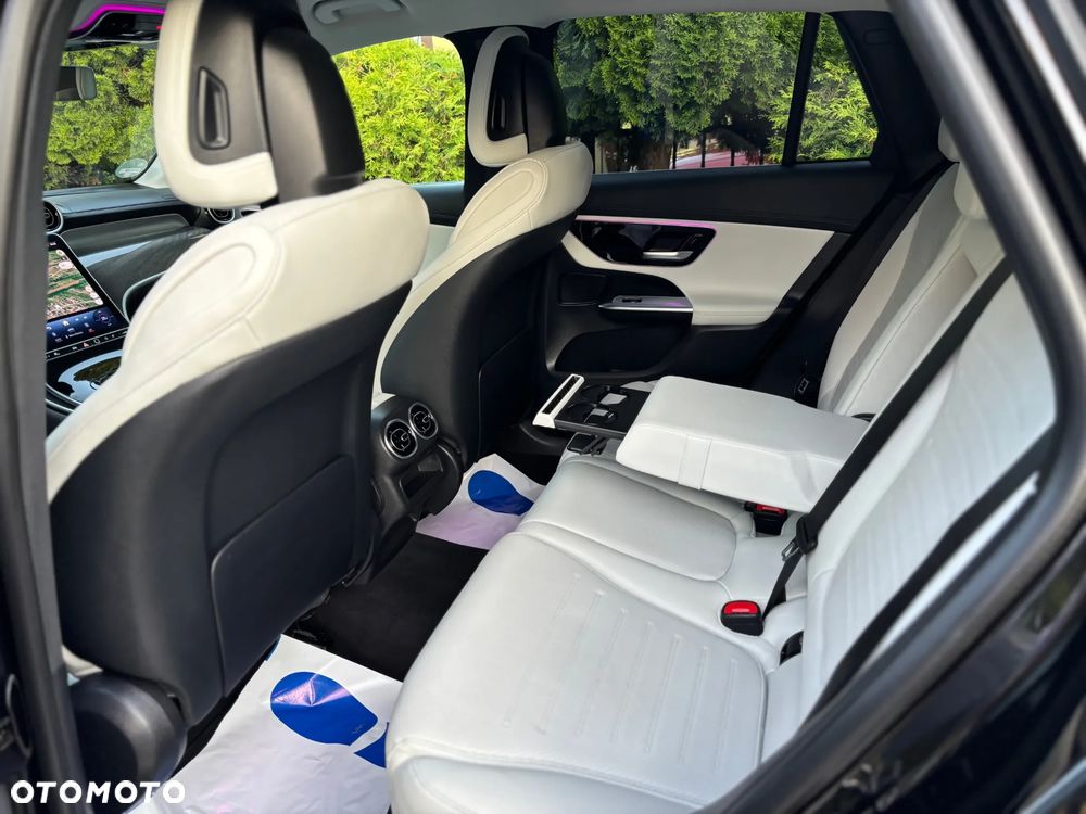 Mercedes-Benz GLC 220 d 4Matic 9G-TRONIC AMG Line Advanced - 21